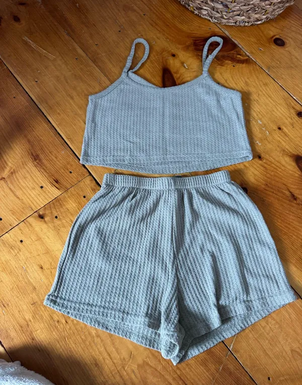 Shein Two-Piece Set Shorts - Image 4
