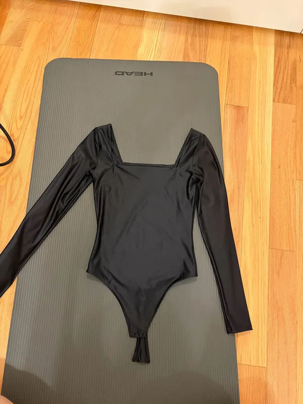 Satinette Aritzia Babaton Square Neck Bodysuit - Image 2