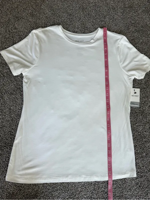 Nine West Soft Spun White Crewneck Tee Size Medium NWT Stretch Top - Image 4