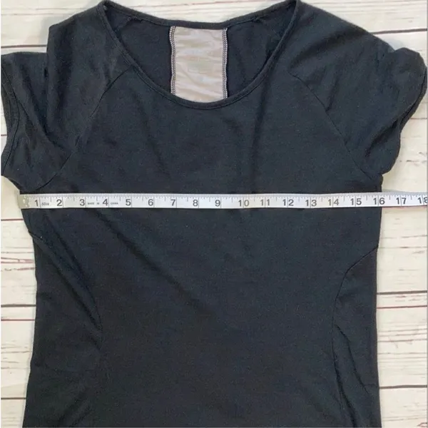Nike Dri-Fit Short Sleeve Running Shirt Size Small - Image 7