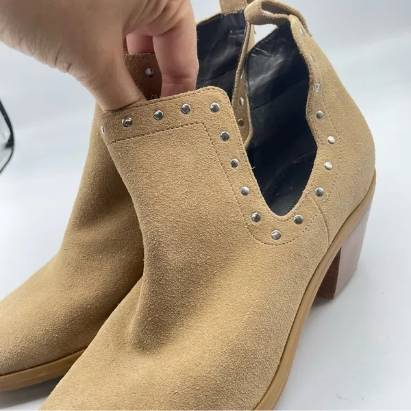 Rebecca Minkoff Tan Suede Leather Studded D’orsay Ankle Boots Womens 6 Booties - Image 14