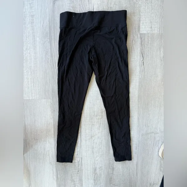 Victoria’s Secret PINK medium yoga pants - Image 3