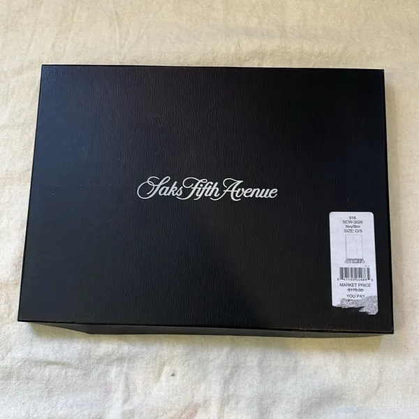 NWT Saks Fifth Avenue Cashmere Scarf - Image 8