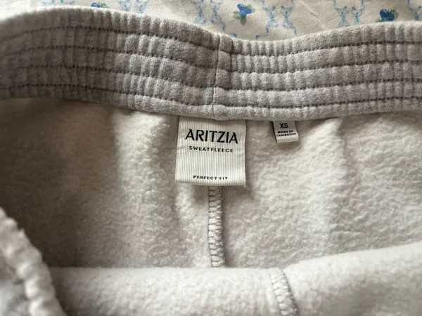 Aritzia perfect fit sweatshirts xs - Image 2