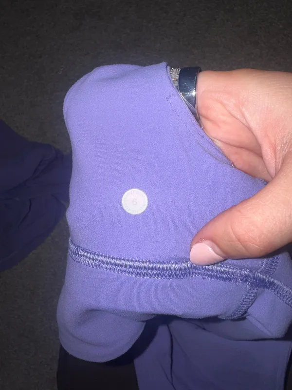 Lululemon align dark lavender set v neck bra and 6” shorts size 4/6 - Image 7