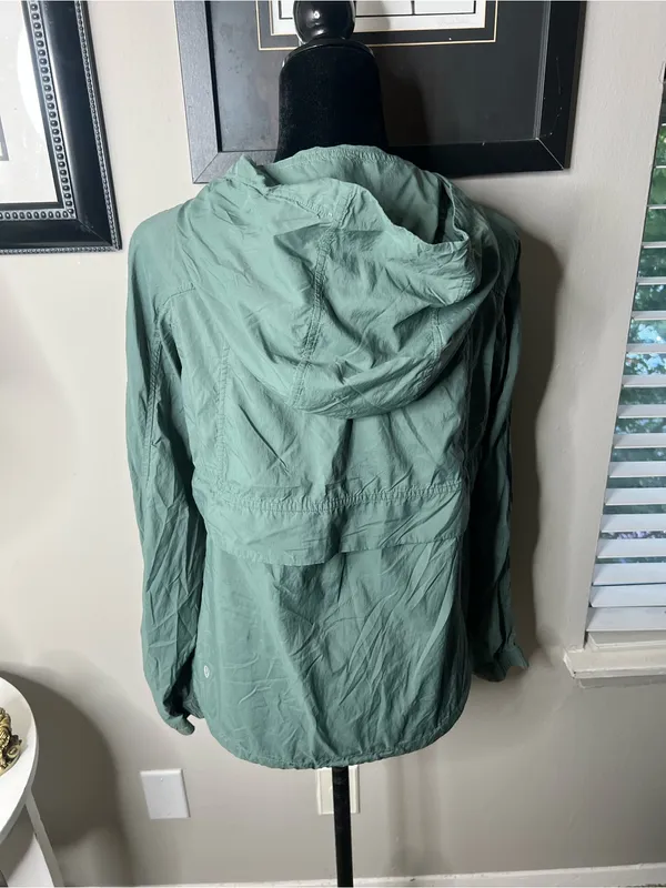 Lululemon Hood Lite Jacket in juniper size 4 - Image 8