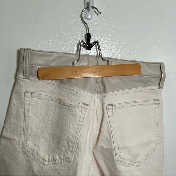 Abercrombie & Fitch Women's Size 27/4 The Dad Short High Rise White Faux Leather - Image 8