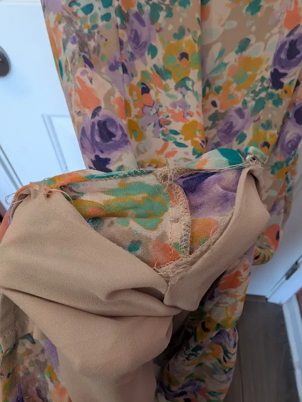 Astr The Label Floral Ballon Sleeve Midi Dress Medium Purple/White - Image 9