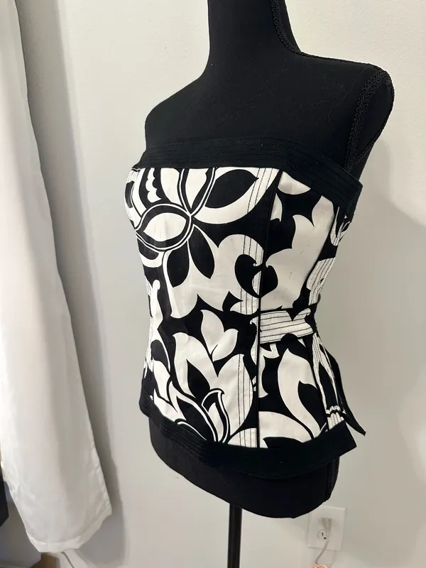 White House Black Market Corset Top Black White - Image 2