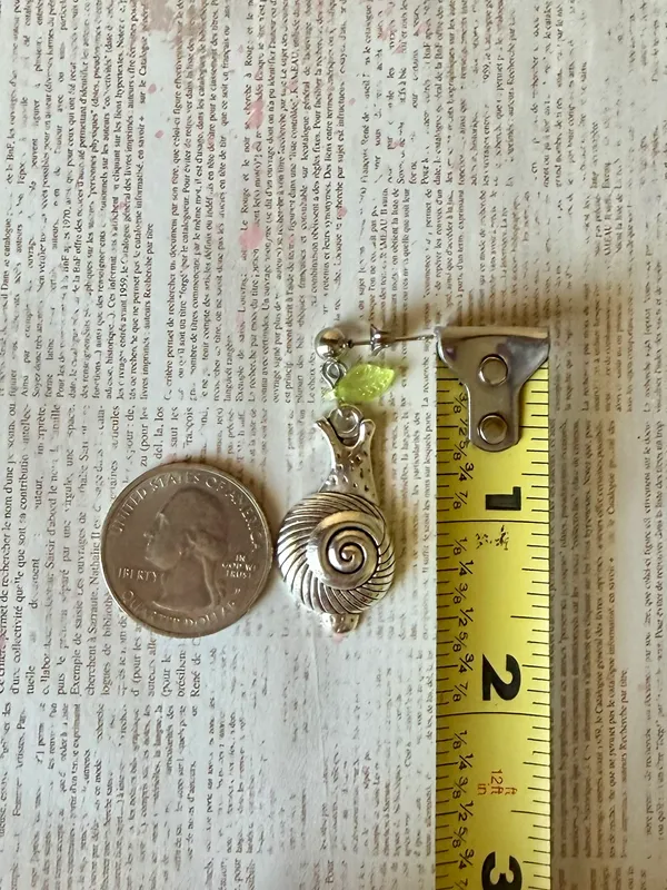 Handmade cute boho retro funky style snail dangle earrings🐌🌀 - Image 6