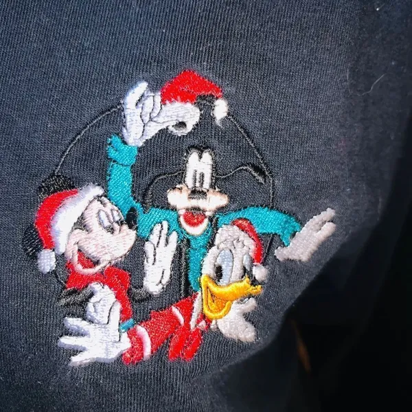 Vintage Disney Christmas shirt size m - Image 2