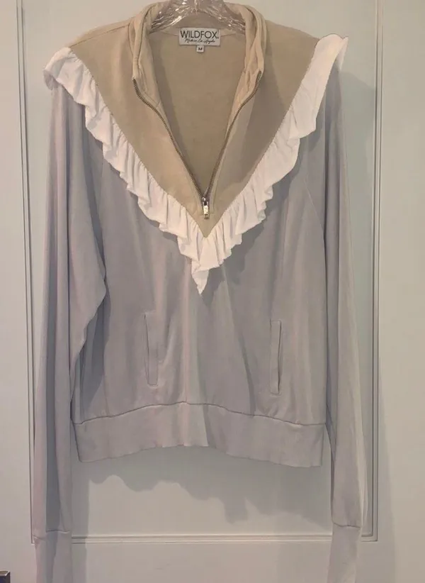Wildfox SZ M  Prima Light Weight Pullover Excellent Cond! - Image 2