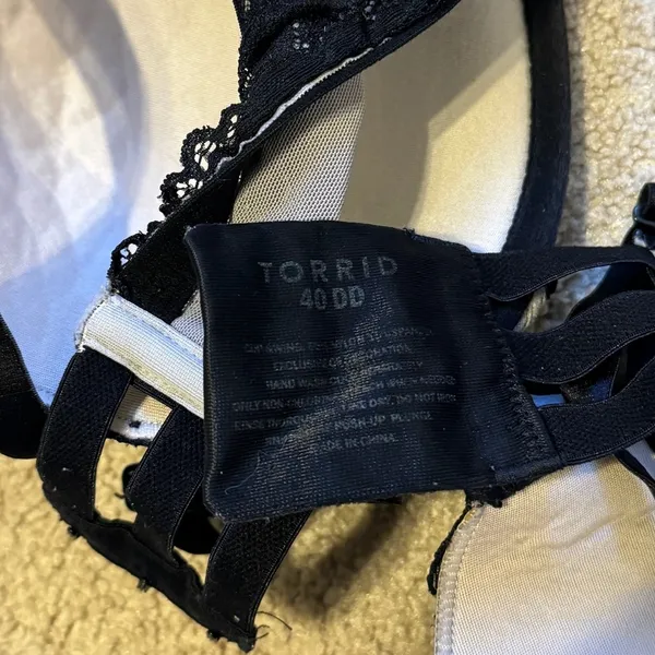 Torrid Floral Lace Bra Size 40DD Black & Nude - Image 3