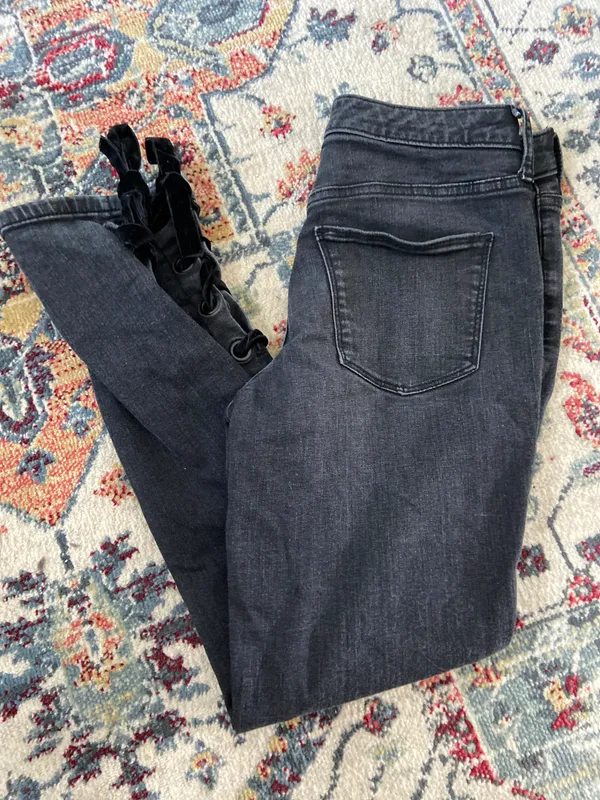 Universal Threads Black Skinny Jeans - Image 3