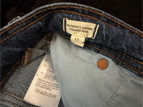 Madewell Straight-Leg Women's Jeans in Medium Blue Wash - Image 6