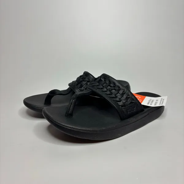 Nike Womens Bella Kai Braided Thong Flip Flop Sandals in Black - Image 2