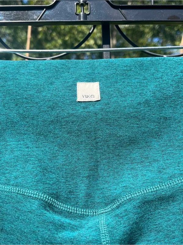 Vuori Clean Elevation 7/8 Mid Rise Leggings Moss Heather Size XS 25” Inseam - Image 3