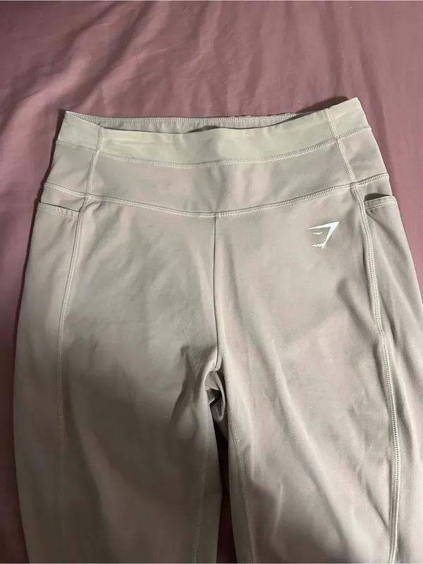 Gymshark Dreamy 2.0 Leggings Taupe Size L - Image 2