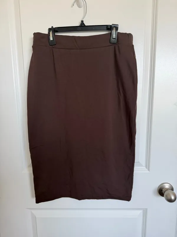 Aritzia Babaton Contour Pencil Skirt Large - Image 3