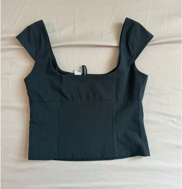 H&M Top Crop Grey Striped - Image 2
