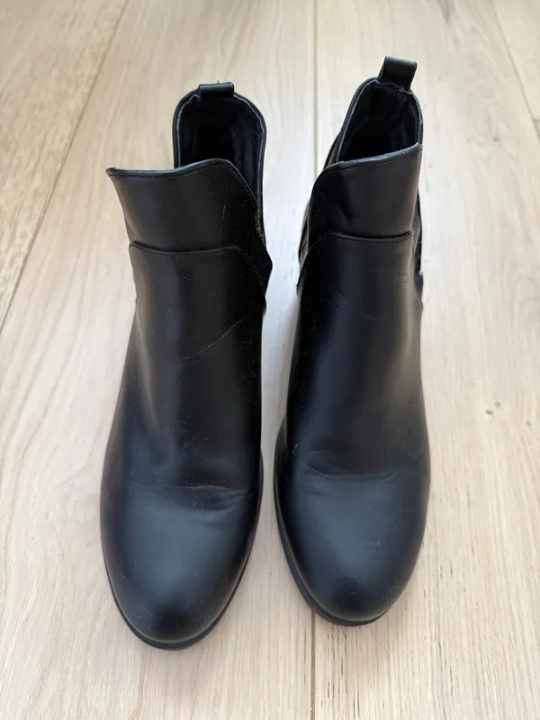 Wild Diva V cutout ankle booties - Image 3