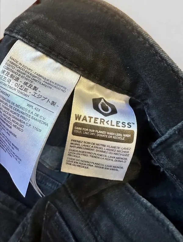 Levi's Women's Classic Straight Black Denim Jeans Sz 10 Waterless - Image 3