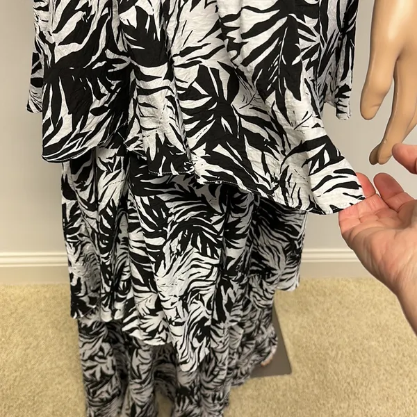 Lulus Black & White Plunging V Neck Halter Ruffled Tier Maxi Long Dress size S - Image 3