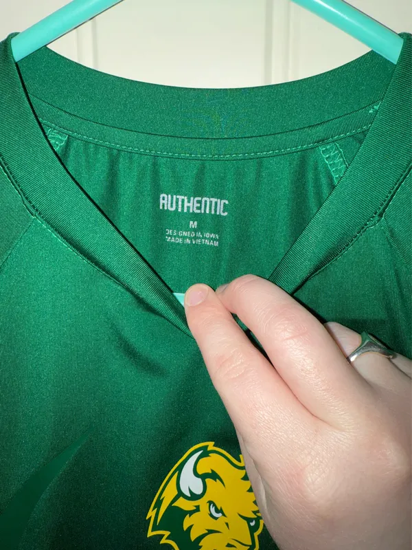Authentic NDSU shirt Green Size M - Image 2