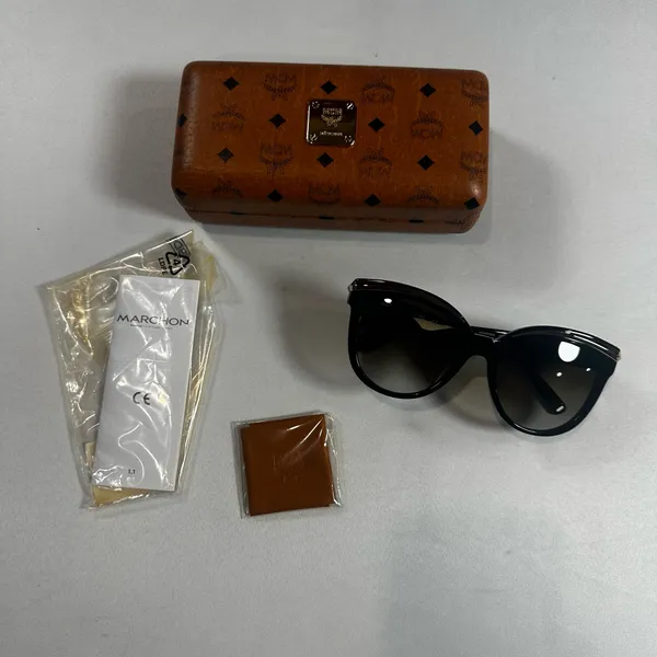 MCM Oversized Gradient Lens Sunglasses Black Gold Accent - Image 5
