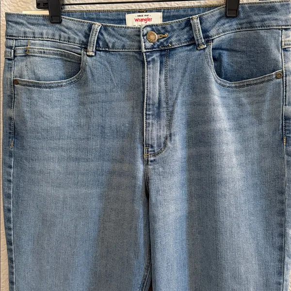 Wrangler High Rise Bootcut Cropped Jeans Blue Denim Size 12 - Image 3