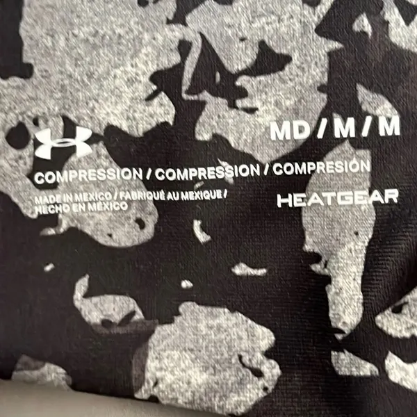 Under Armour Women’s HeatGear Ankle Cropped Camo Print Compression Leggings- M - Image 8
