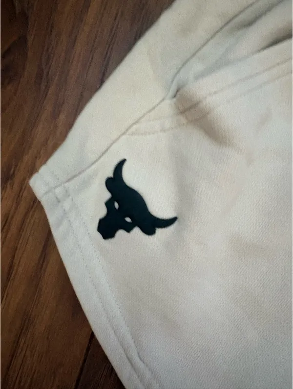 Under Armour x Chicago Bulls Sweat Shorts Beige Size small - Image 3