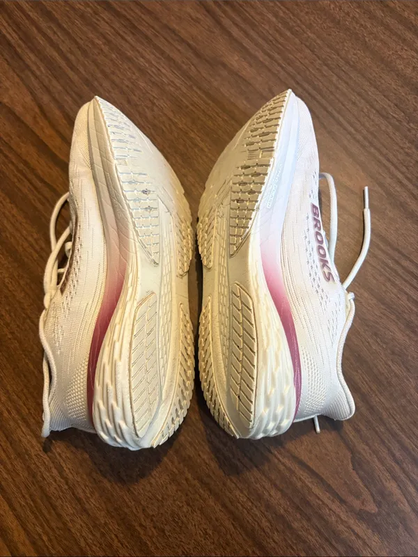 Brooks Size 7.5 Launch 12 Women's White and Pink Athletic Running Shoes - Image 3