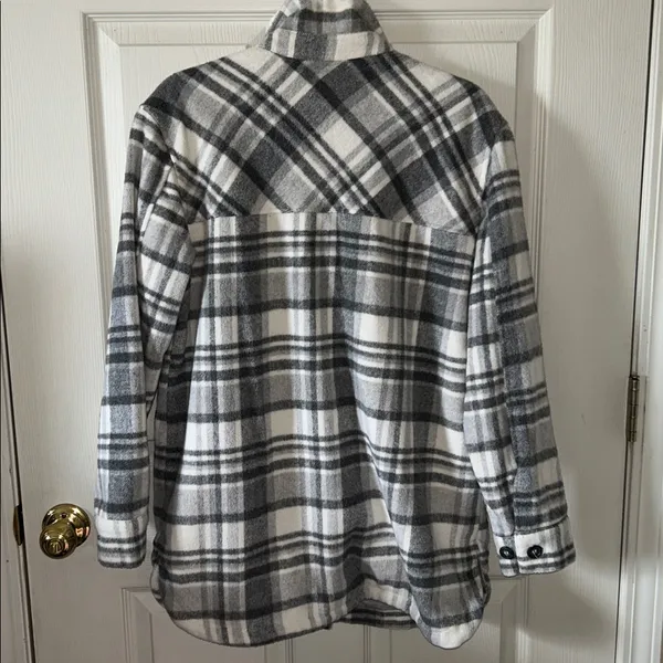 Thread & Supply Womens Gray Button Down‎ Plaid Shacket Size Med Flannel Fall - Image 7