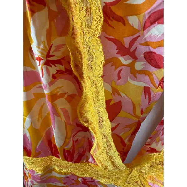 Umgee Yellow Pink Floral Lace Trim V-Neck Mini Dress New With Tags - Image 3
