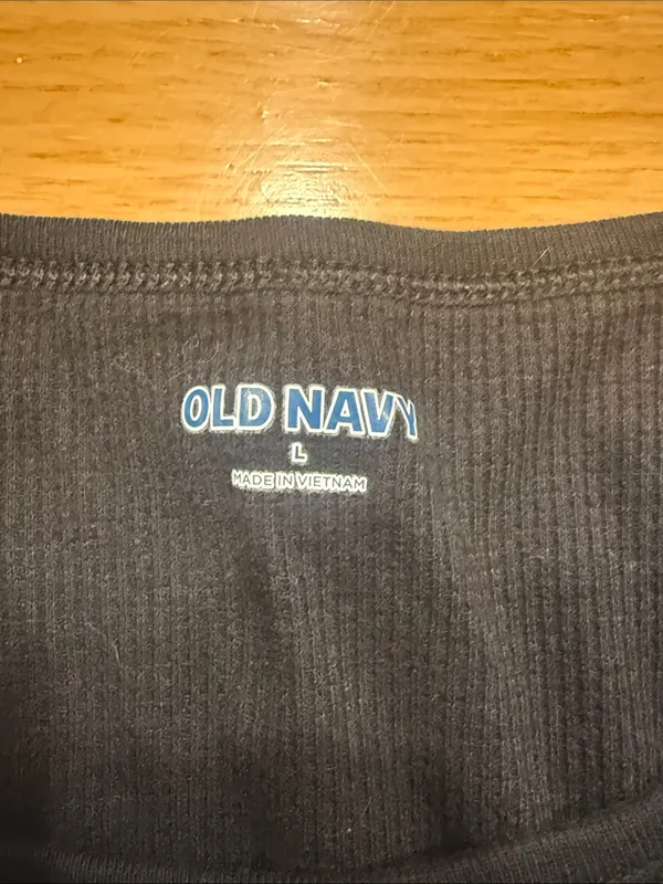 Old Navy magical thermal long sleeve shirt size large. - Image 2