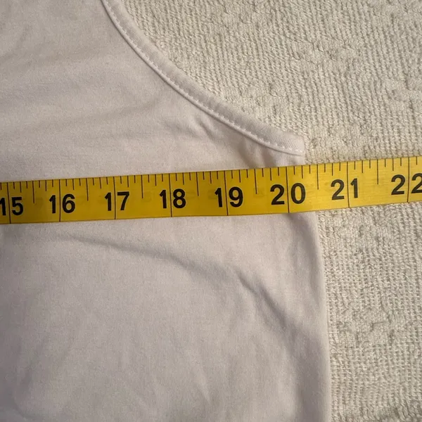 Fashion White Sleeveless Top with Zipper Detail - Image 3