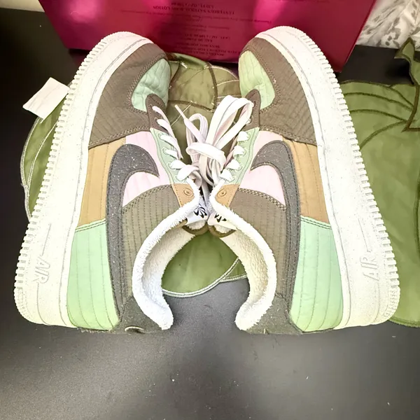 Nike Air Force 1 '07 LX NN "Toasty" Oil Green Olive DC8744-300 Womens Size 9 - Image 5