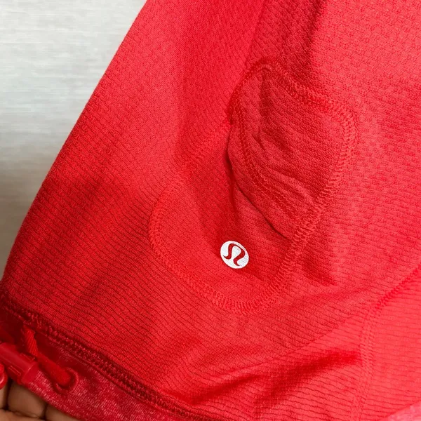 Lululemon Red Ruched Puff Sleeve Activewear Top Adjustable Hem Scoop Neck Small - Image 5