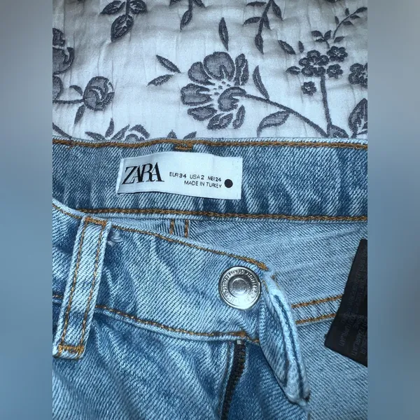 Zara Straight New Ultra Slim Jean US 2 - Image 3