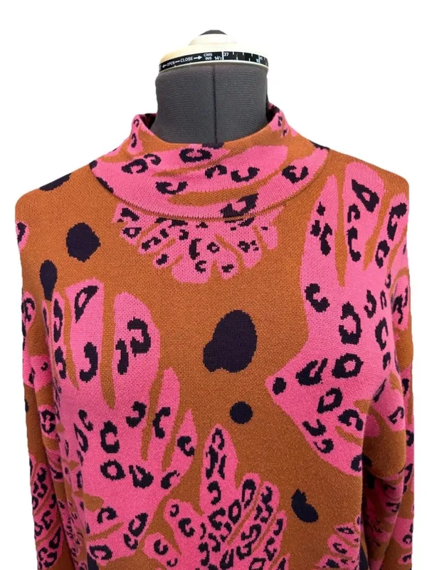 Fate: Dance Around It Camel Brown Mixed Print Sweater Size L - Image 6
