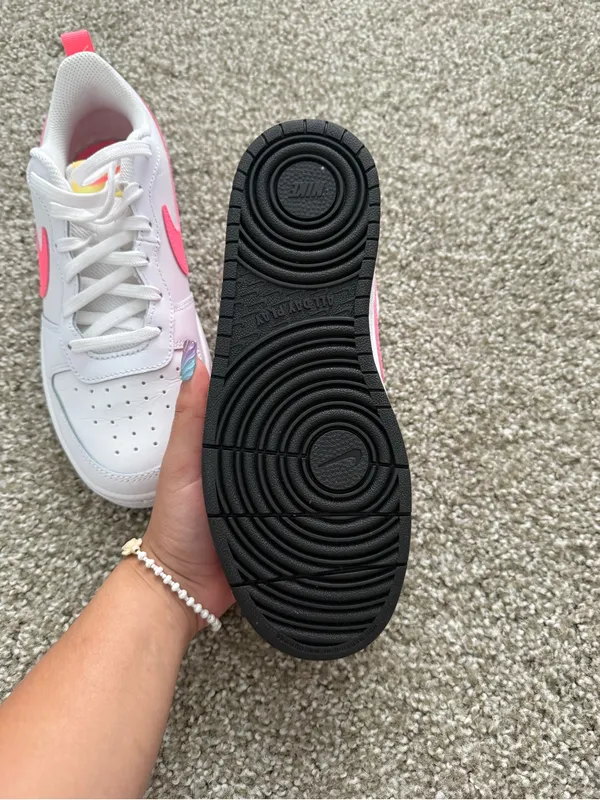 Nike White Low-Top Sneakers with Neon Pink Swoosh - Image 3