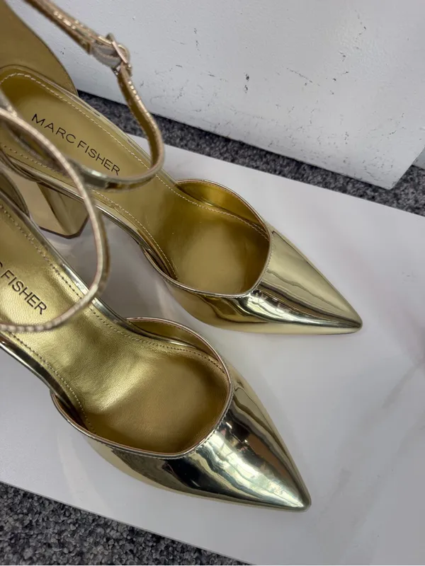 Marc Fisher Size 7M Gold Metallic Pointed Toe Ankle Strap Block Heels NWOT - Image 4