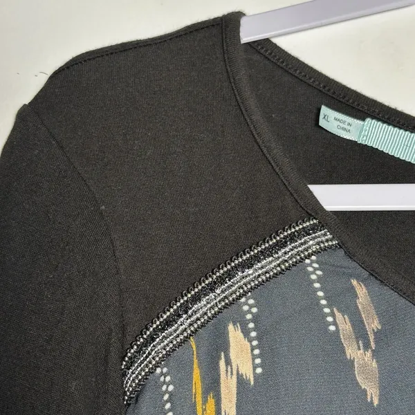 Maurices‎ Mixed Media Long Sleeve Top XL Black Grey Ikat Beaded Zipper Back 8655 - Image 5