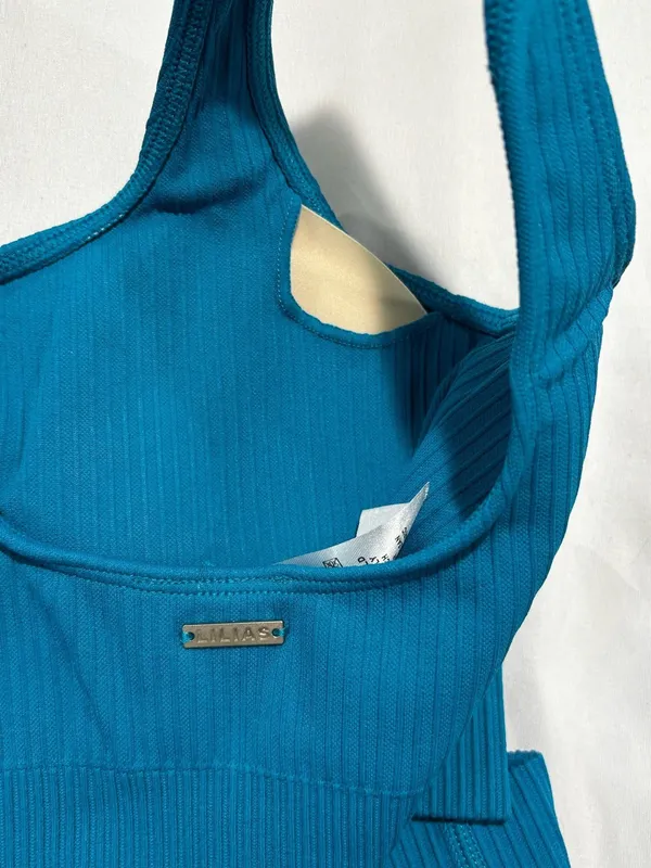 Lilias Active Ribbed Knit Seamless Sports Bra and Bike Shorts Set - Image 5