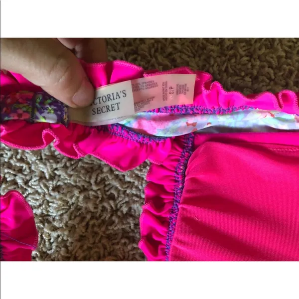 Victoria's Secret floral smocked Swim Top Sz S - Image 4