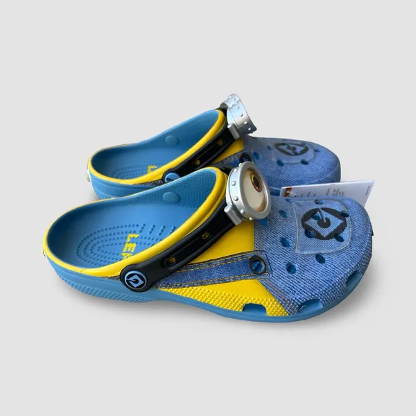 Crocs Despicable Me Minions Classic Clog Blue Yellow M8/W10 Novelty NWT - Image 8