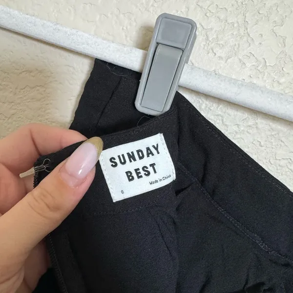Aritzia Sunday Best Pleated Shorts Sz 6‎ in Black Flowy Skort - Image 5