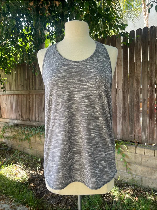 Lululemon Essential Tank Top gray print activewear yoga Pilates gym training 6 - Image 4