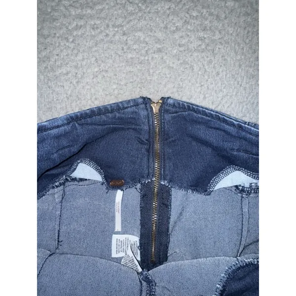 Free People Livin it Up Mini Skirt Women‎ 6 Back Zip Short Dark Wash Denim - Image 6